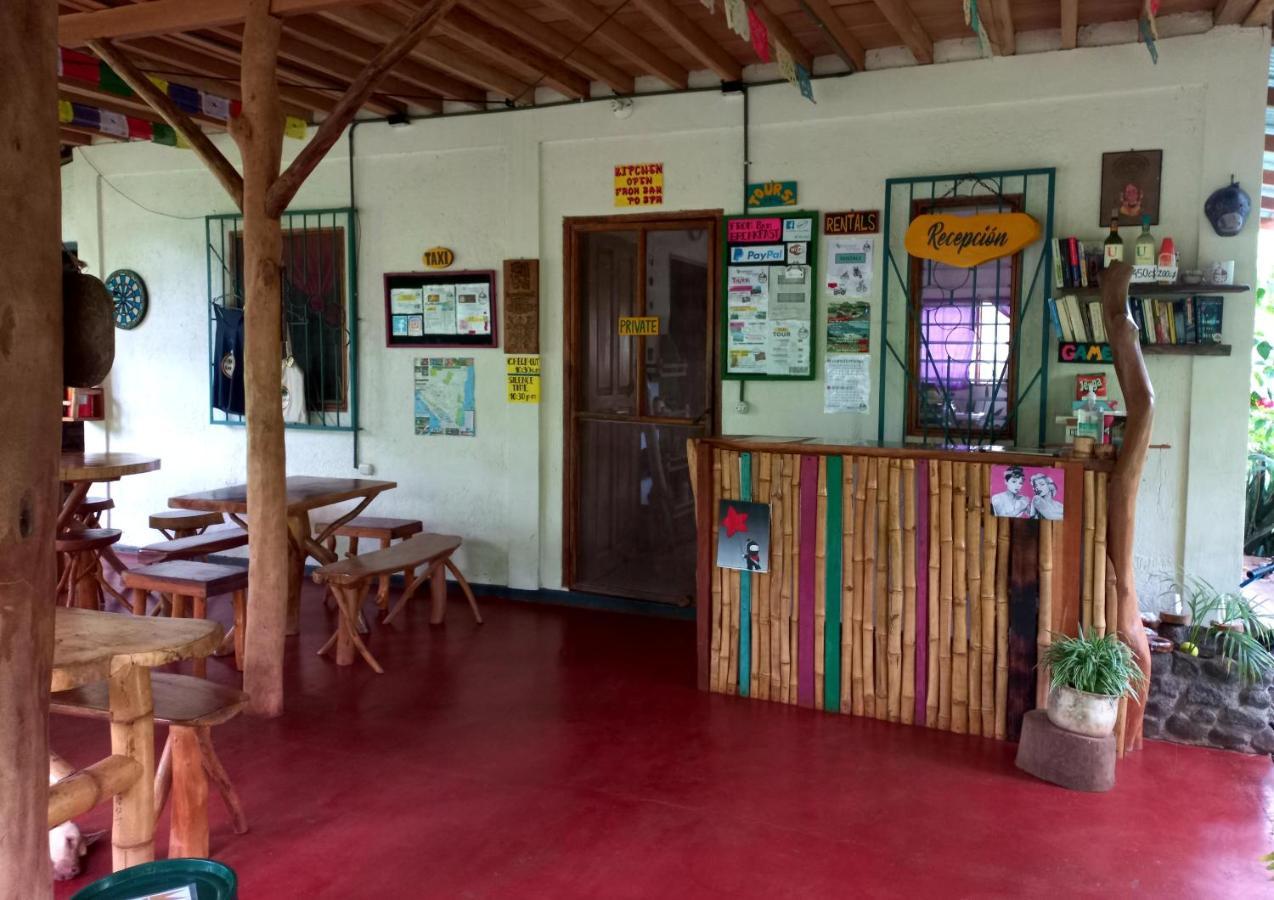 La Urraca Loca Hostel Balgue 外观 照片